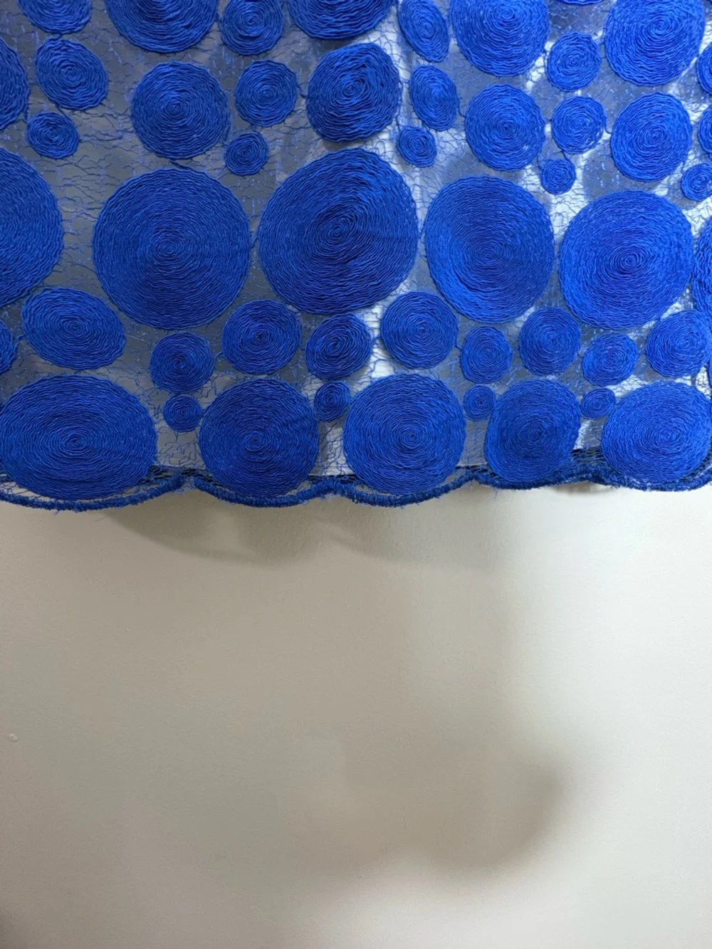 Alice + Olivia Cobalt Blue Sleeveless Circle Lace Sheath Dress Silk Lined - Picture 6 of 14